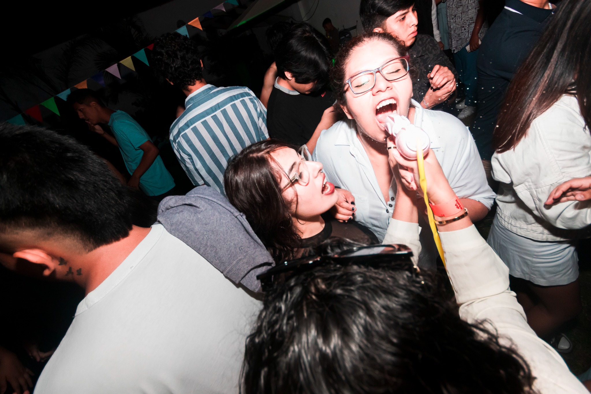 Público disfrutando la fiesta